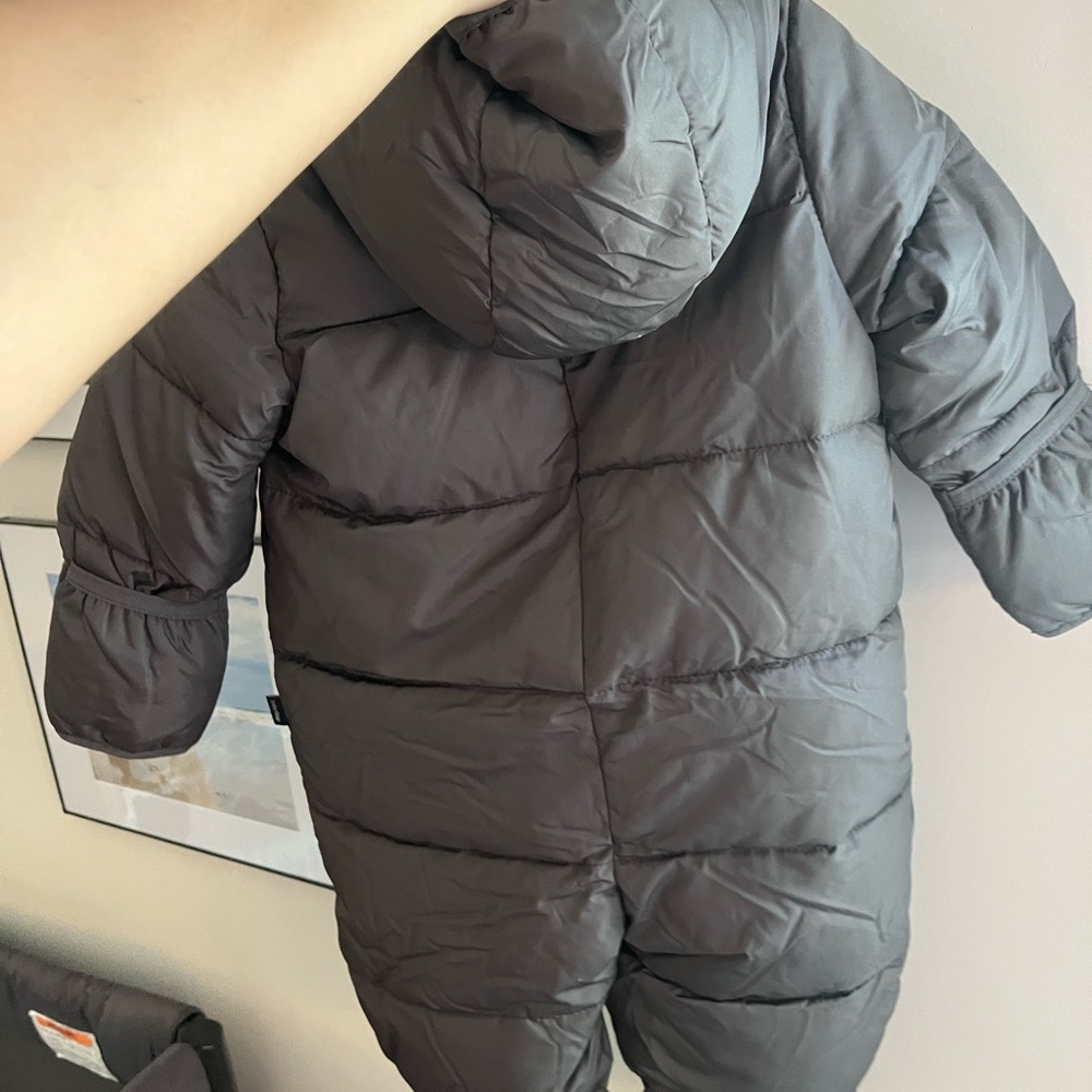 GAP Charcoal Hooded Puffer Jacket - Picture 4 of 7